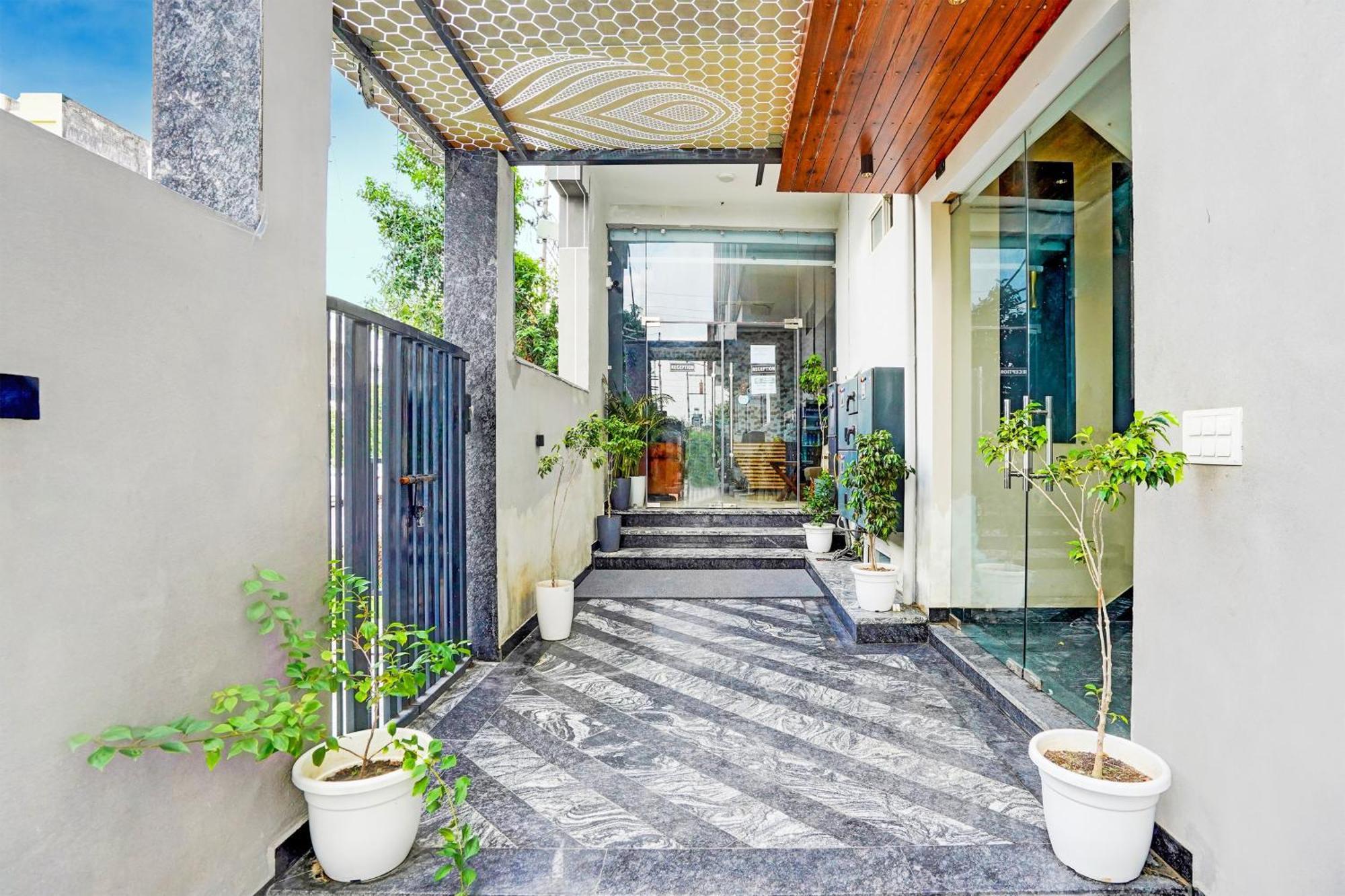 Hotel Grand Tej Plaza Near Igi Airport Delhi