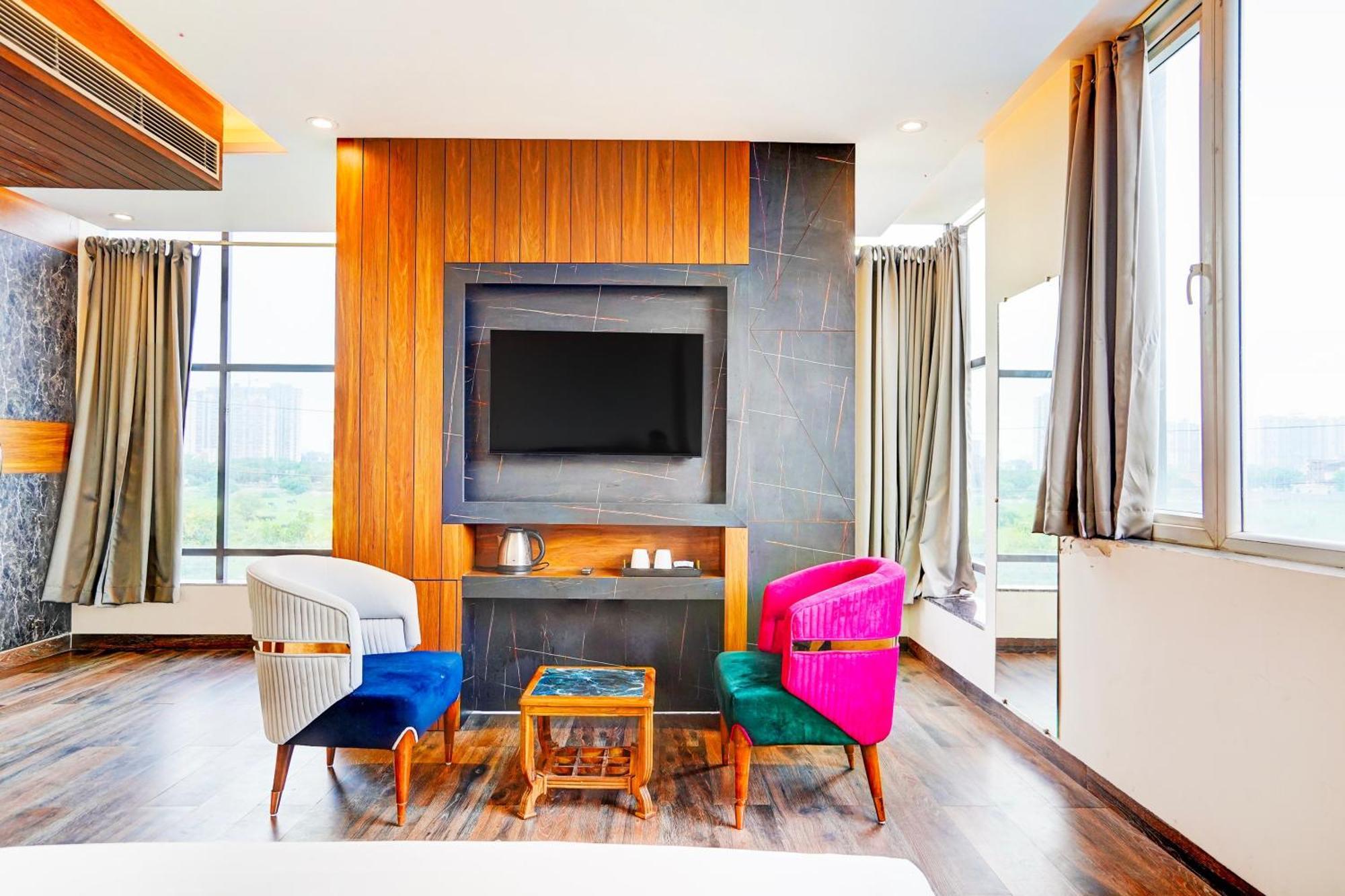 Grand Tej Plaza Near Igi Airport Delhi 4*