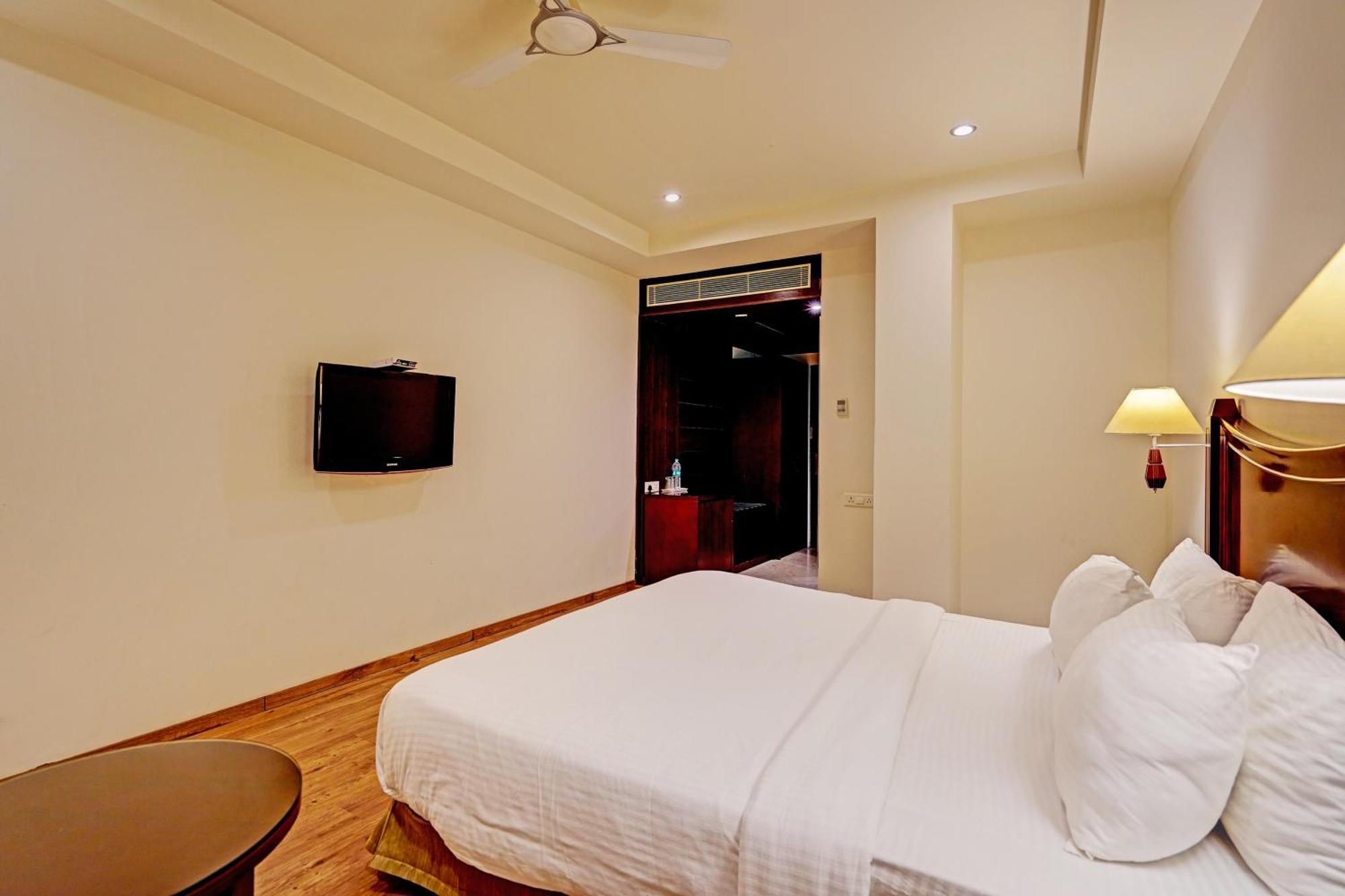 Hotel Grand Tej Plaza Near Igi Airport Delhi 4*
